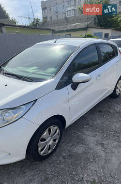 Хэтчбек Ford Fiesta 2011 в 
