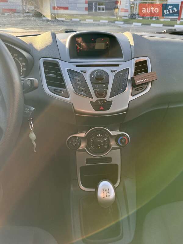 Хэтчбек Ford Fiesta 2011 в Львове