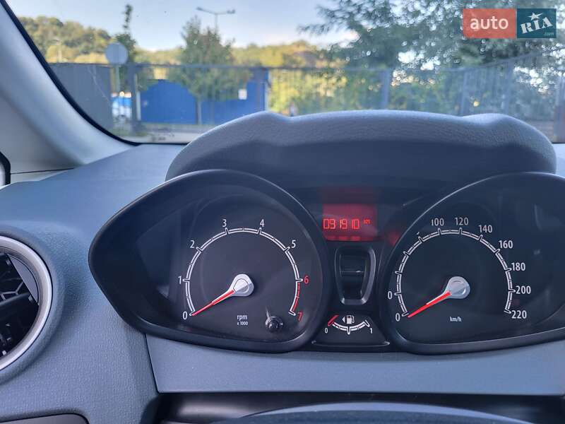 Хетчбек Ford Fiesta 2010 в Києві фото 2 Хетчбек Ford Fiesta 2010 в Києві