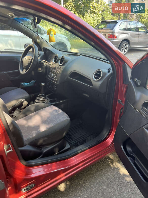 Хэтчбек Ford Fiesta 2006 в Киеве