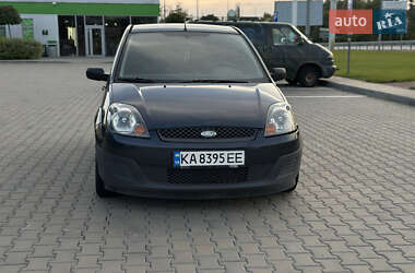 Хэтчбек Ford Fiesta 2006 в Новоселках