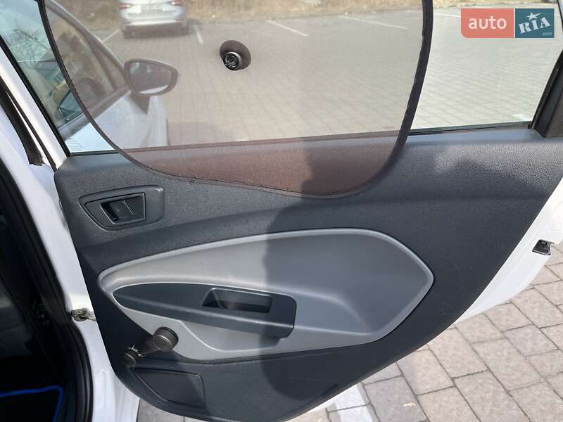 Хэтчбек Ford Fiesta 2011 в Пустомытах