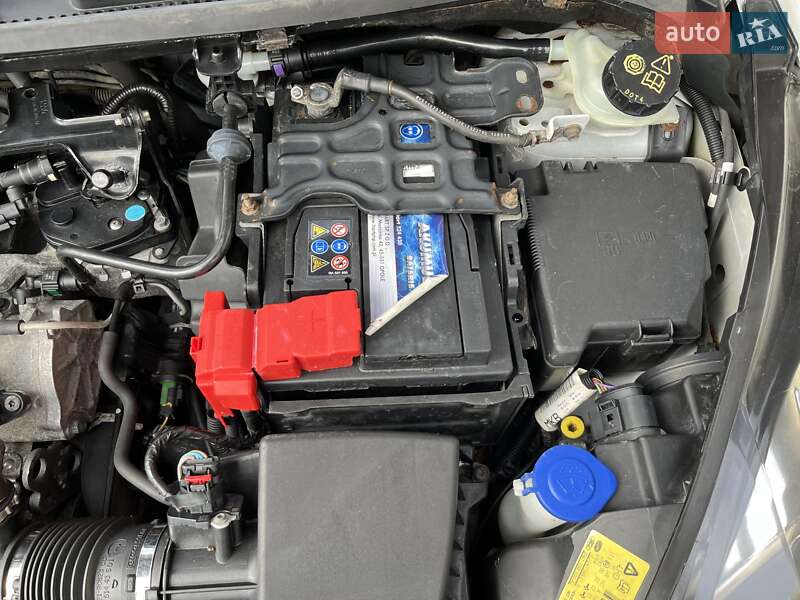 Хэтчбек Ford Fiesta 2011 в Пустомытах