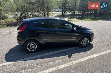 Хэтчбек Ford Fiesta 2010 в 