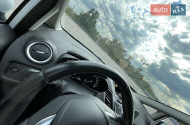 Хэтчбек Ford Fiesta 2016 в 