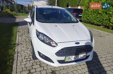 Хэтчбек Ford Fiesta 2015 в 