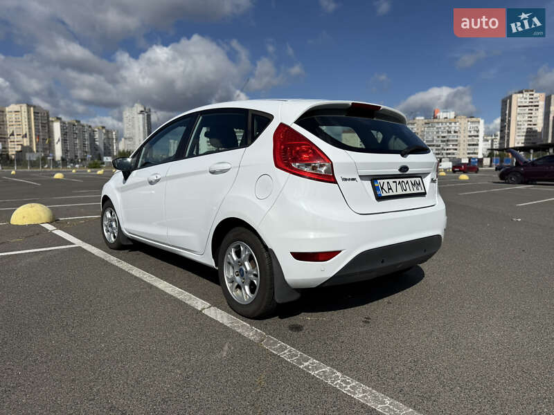 Хэтчбек Ford Fiesta 2011 в Киеве