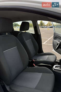 Хэтчбек Ford Fiesta 2011 в 