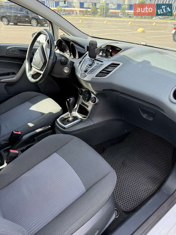 Хэтчбек Ford Fiesta 2011 в Киеве