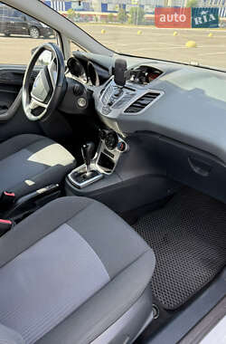 Хэтчбек Ford Fiesta 2011 в 