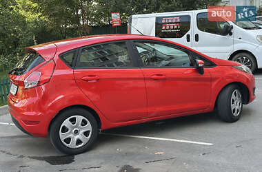 Хэтчбек Ford Fiesta 2016 в 