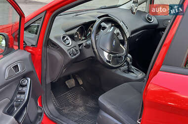 Хэтчбек Ford Fiesta 2016 в 