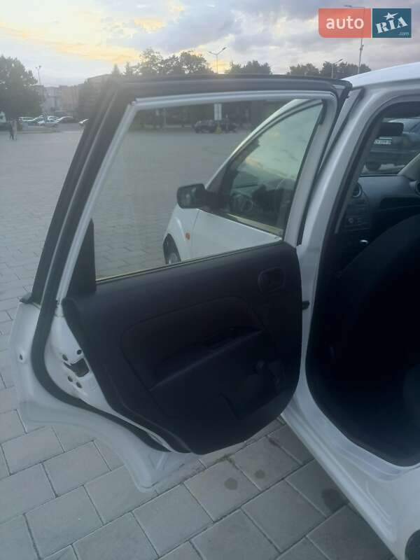 Хэтчбек Ford Fiesta 2007 в Черкассах