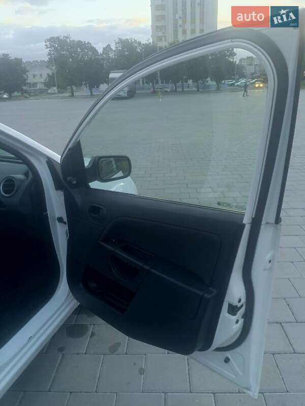 Хэтчбек Ford Fiesta 2007 в Черкассах