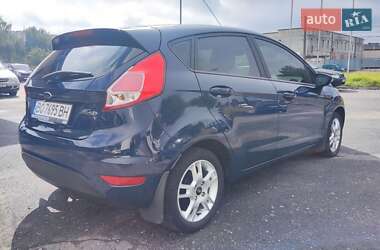 Хэтчбек Ford Fiesta 2016 в 