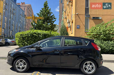 Хэтчбек Ford Fiesta 2018 в 