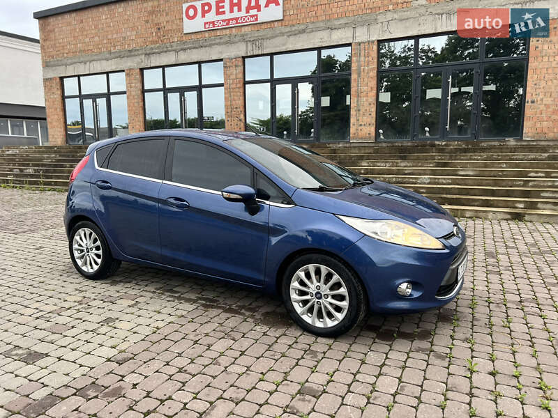 Хетчбек Ford Fiesta 2009 в Снятині