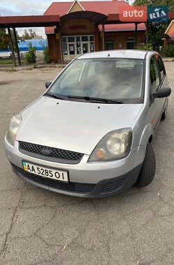 Хэтчбек Ford Fiesta 2008 в Хороле