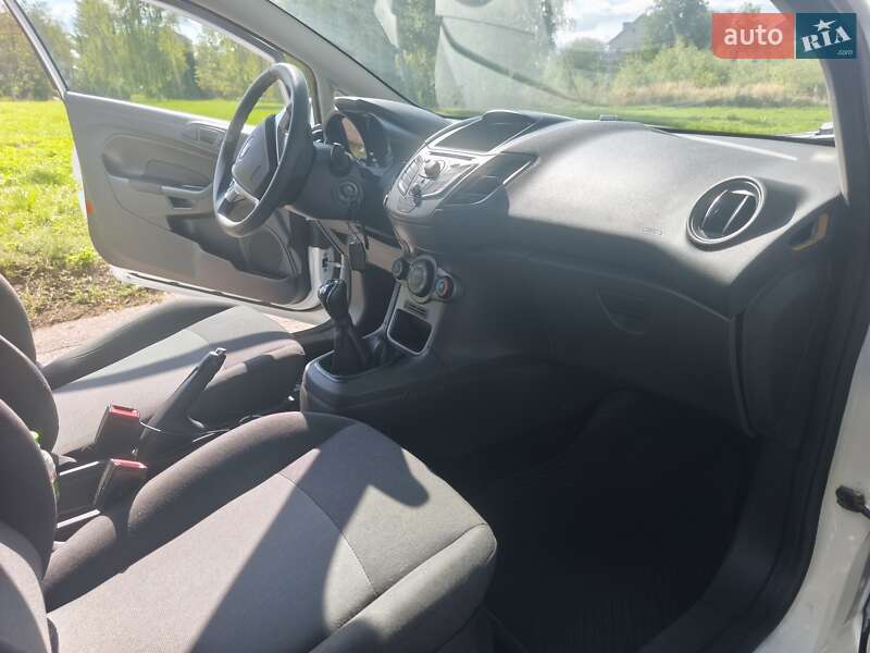 Хэтчбек Ford Fiesta 2014 в Ровно фото 4 Хэтчбек Ford Fiesta 2014 в Ровно