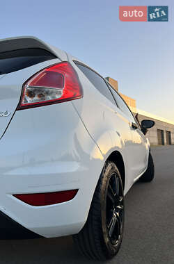 Хэтчбек Ford Fiesta 2014 в 