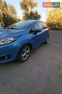 Хэтчбек Ford Fiesta 2012 в 