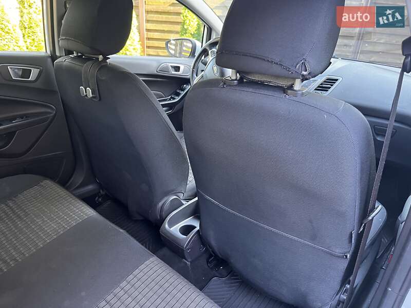 Хэтчбек Ford Fiesta 2013 в Калуше