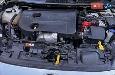 Хэтчбек Ford Fiesta 2013 в 