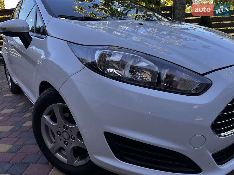 Хэтчбек Ford Fiesta 2013 в Калуше