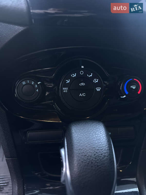 Седан Ford Fiesta 2013 в Запорожье