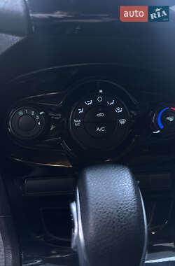 Седан Ford Fiesta 2013 в 