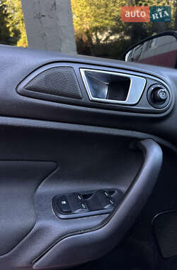 Седан Ford Fiesta 2013 в 