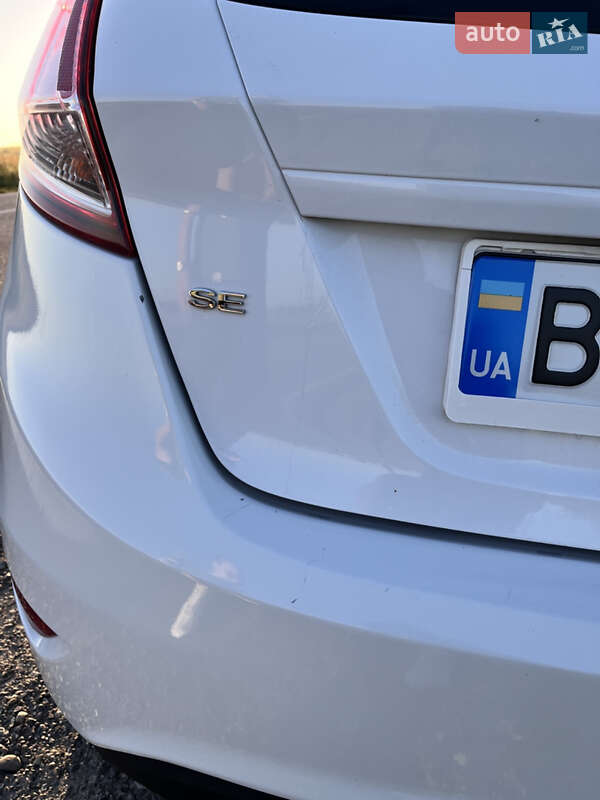 Хэтчбек Ford Fiesta 2015 в Львове