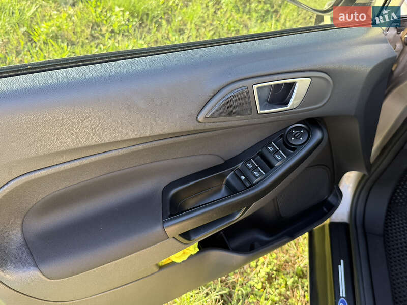 Хэтчбек Ford Fiesta 2016 в Мукачево фото 3 Хэтчбек Ford Fiesta 2016 в Мукачево