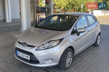 Хэтчбек Ford Fiesta 2012 в 