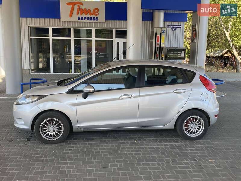 Хэтчбек Ford Fiesta 2012 в Николаеве
