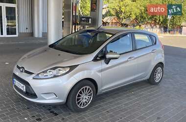 Хэтчбек Ford Fiesta 2012 в 