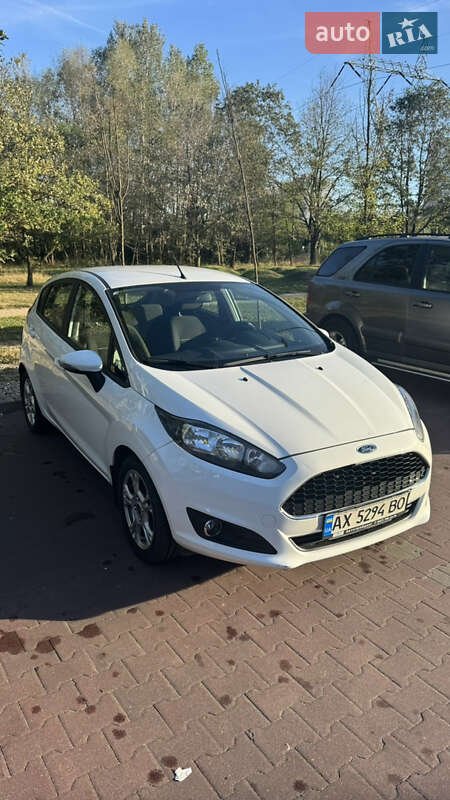 Хетчбек Ford Fiesta 2016 в Львові