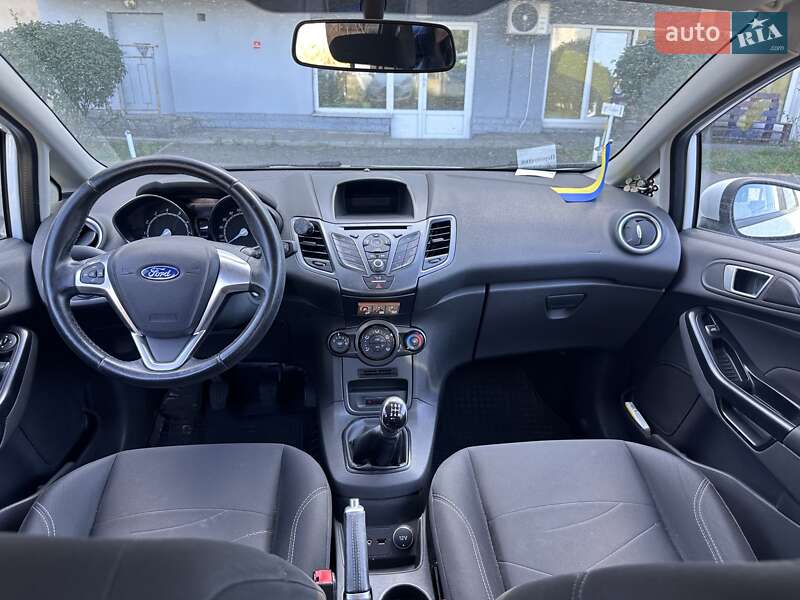 Хэтчбек Ford Fiesta 2016 в Киеве фото 10 Хэтчбек Ford Fiesta 2016 в Киеве