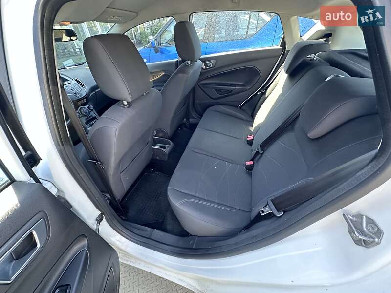 Хэтчбек Ford Fiesta 2016 в Киеве фото 11 Хэтчбек Ford Fiesta 2016 в Киеве