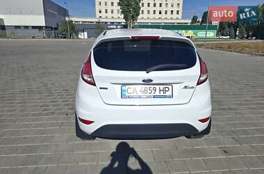 Хэтчбек Ford Fiesta 2013 в 