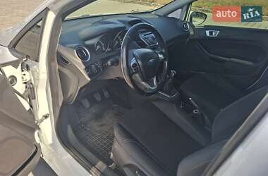 Хэтчбек Ford Fiesta 2013 в 