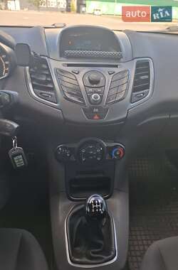 Хэтчбек Ford Fiesta 2013 в 