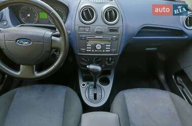 Хэтчбек Ford Fiesta 2007 в 