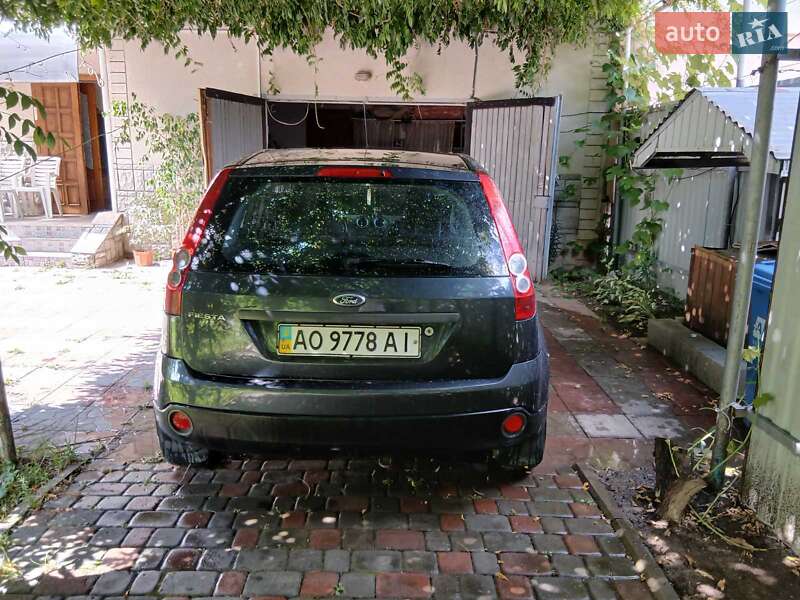 Хэтчбек Ford Fiesta 2007 в Ужгороде