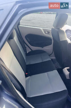 Седан Ford Fiesta 2012 в Глухове