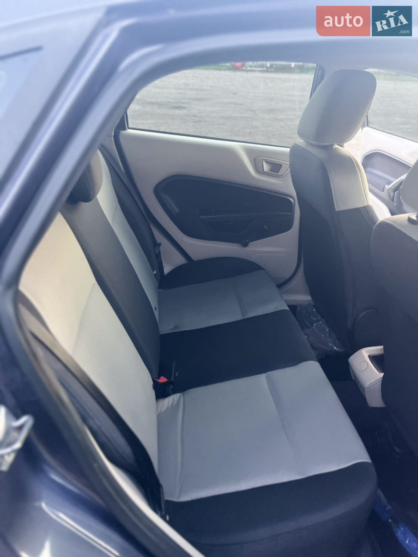 2012 Ford Fiesta - мініатюра 8