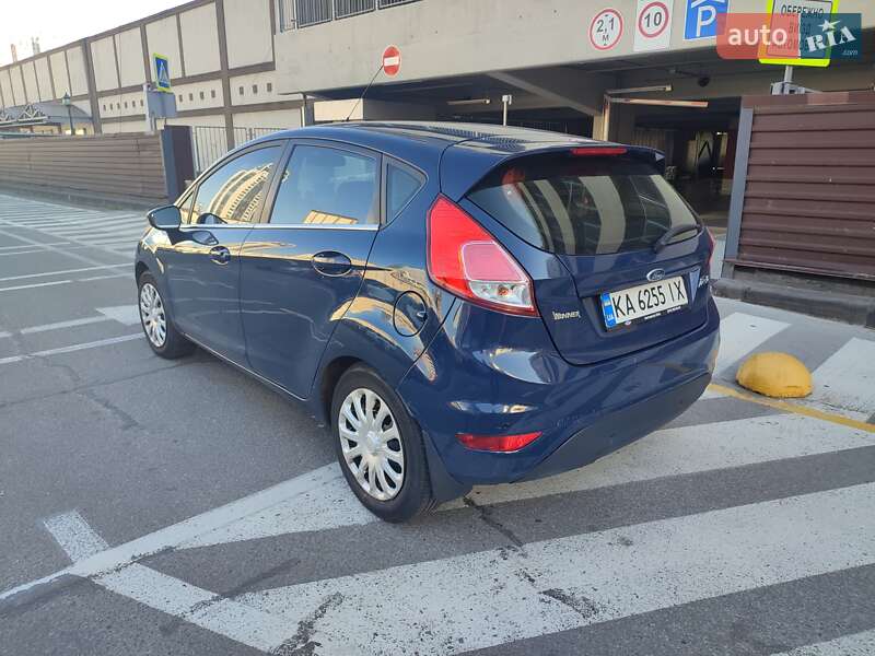 Хэтчбек Ford Fiesta 2015 в Киеве