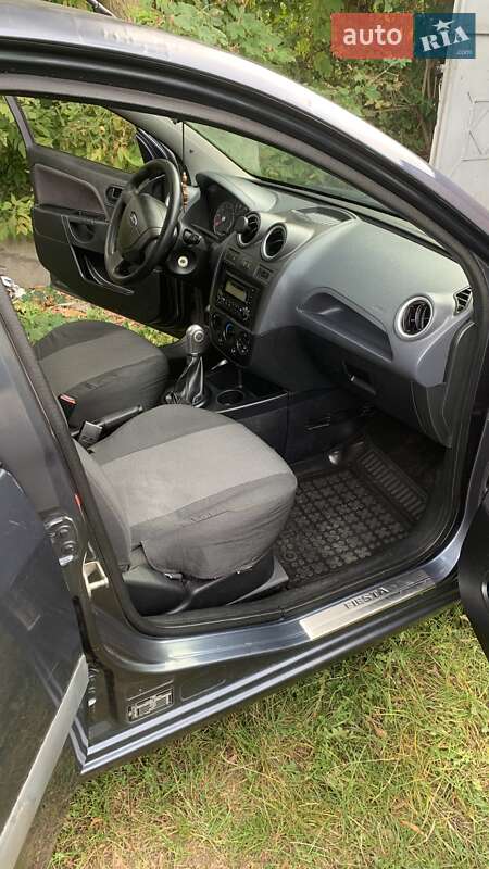 Хэтчбек Ford Fiesta 2006 в Виннице