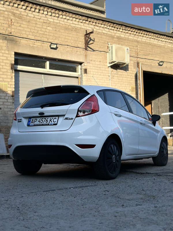 Хэтчбек Ford Fiesta 2014 в Запорожье фото 3 Хэтчбек Ford Fiesta 2014 в Запорожье