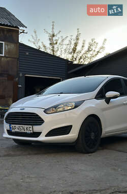 Хэтчбек Ford Fiesta 2014 в 
